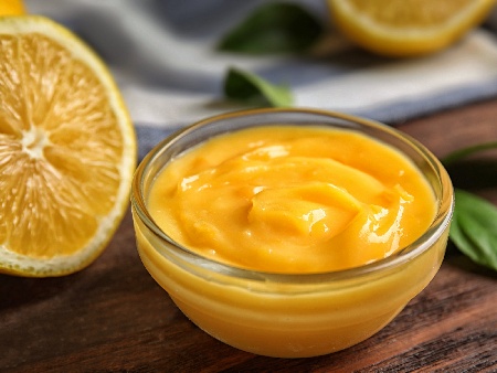 Лимонов крем с прясно мляко, жълтъци и нишесте - снимка на рецептата